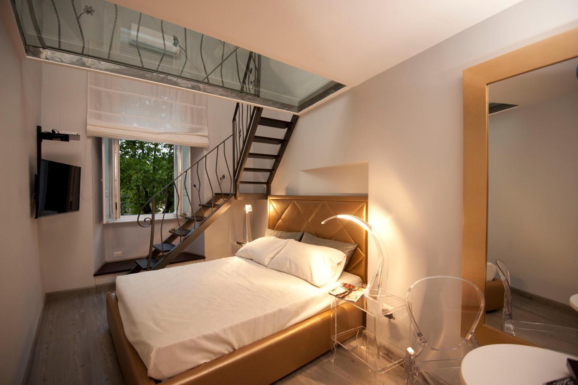 Pensión Luxury On The River 3*
