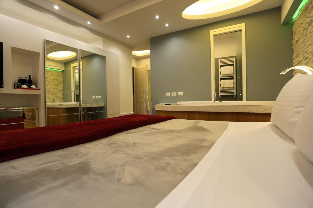 Pensión Luxury On The River 3*